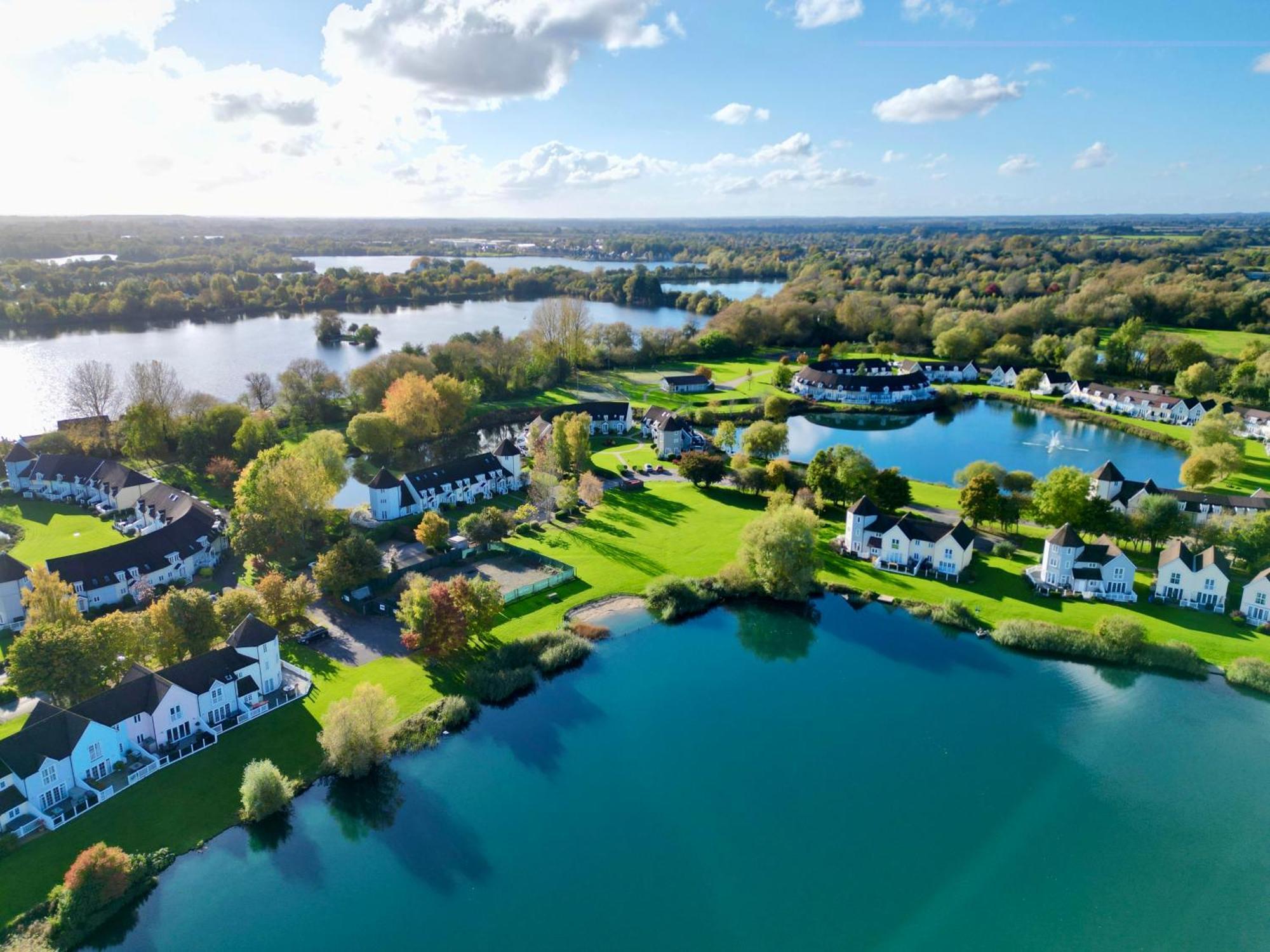 Nyhavn Lakeside Cottage Cirencester Buitenkant foto